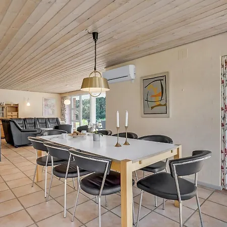 4 Bedroom Lovely In Romo * Rømø Kirkeby