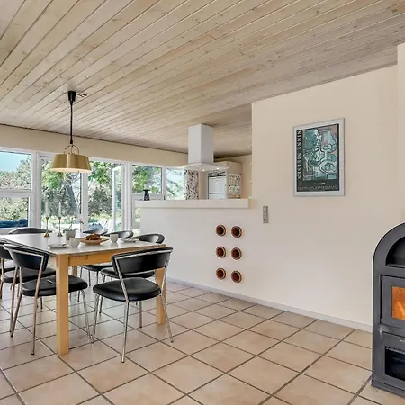 4 Bedroom Lovely In Romo *